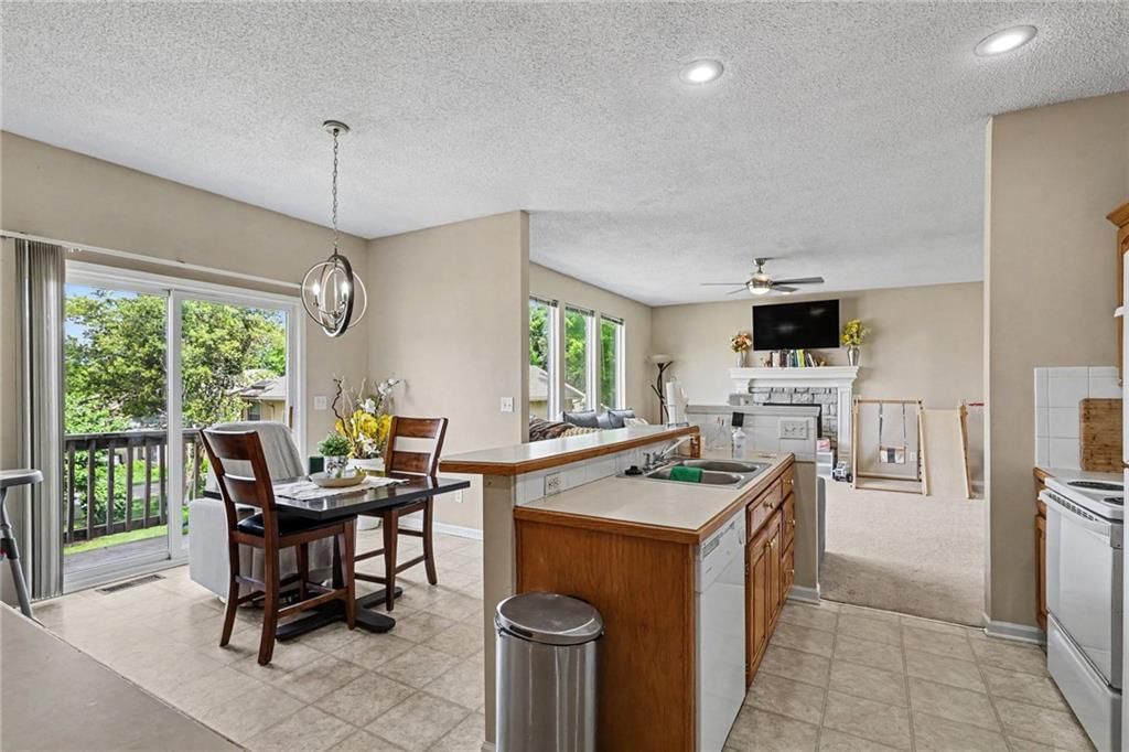 12459 Charlotte Street — photo 10