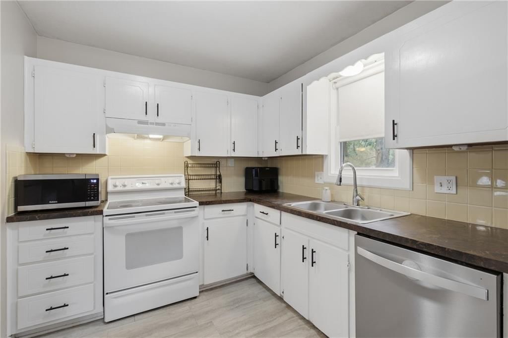 2812 SW 3rd St. Terrace — photo 5