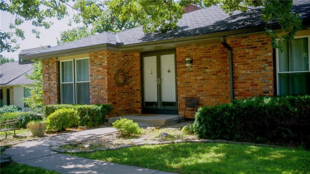 213 NW ASPEN Street — photo 3