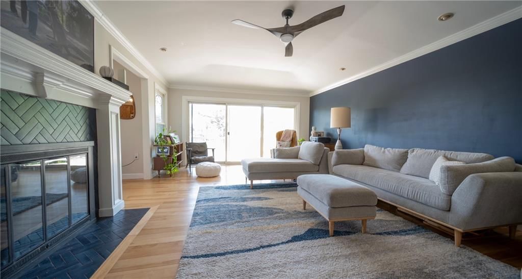 213 NW ASPEN Street — photo 4