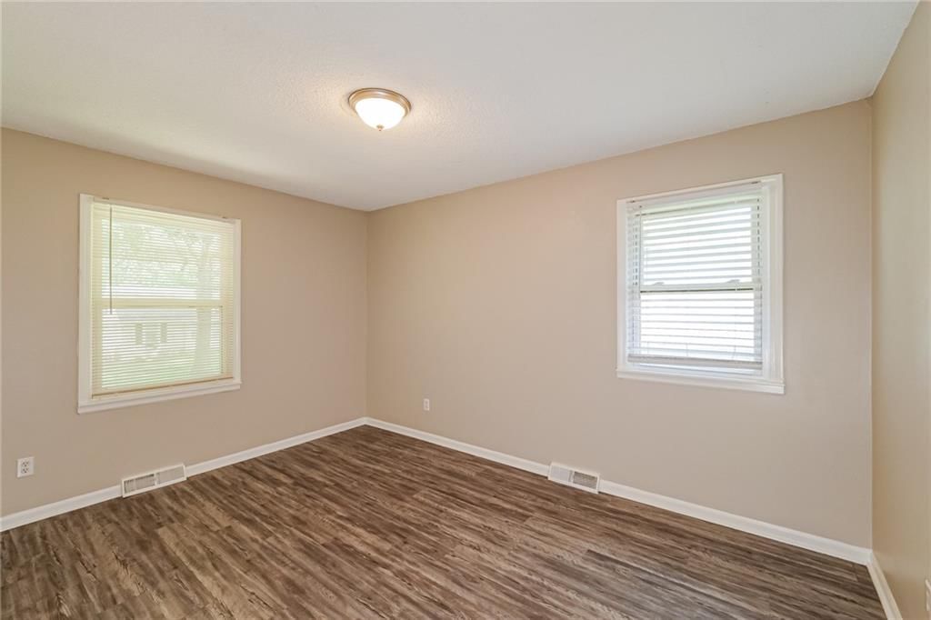 12708 Sycamore Avenue — photo 13