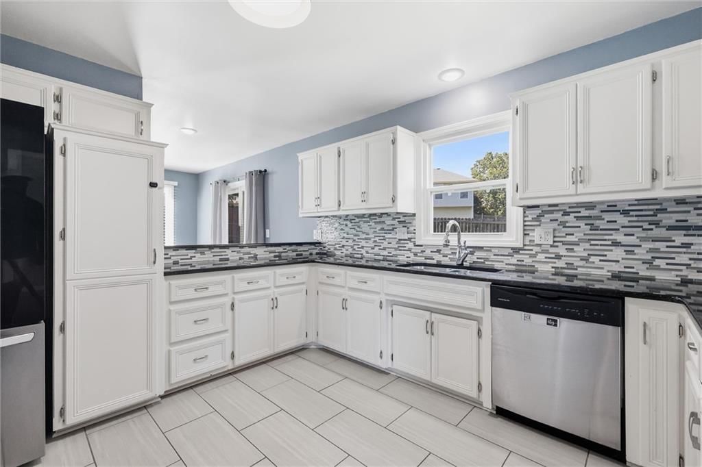 10304 NW 85th Court — photo 12