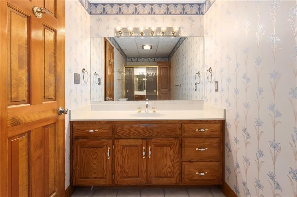 6914 N Bellefontaine Avenue — photo 52