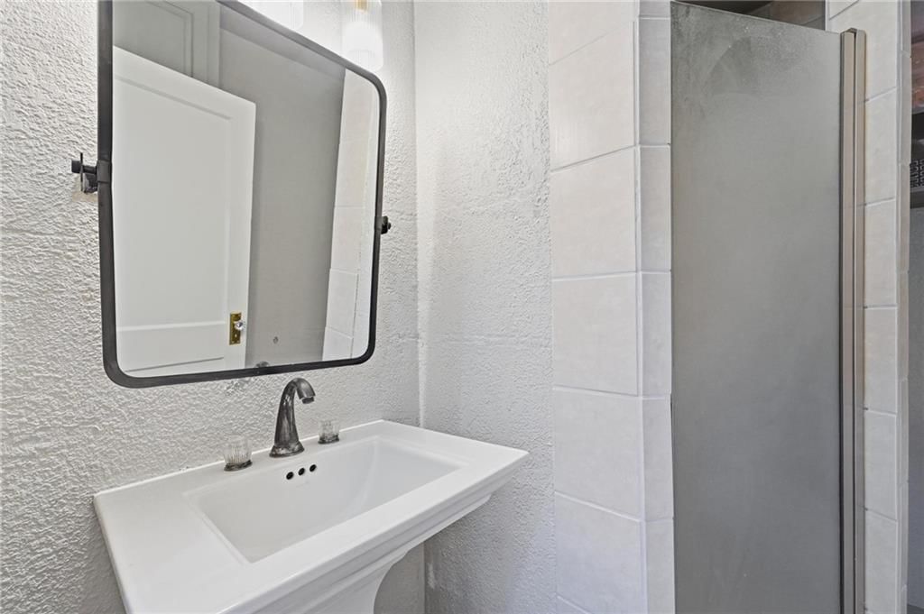 111 S Huttig Avenue — photo 15