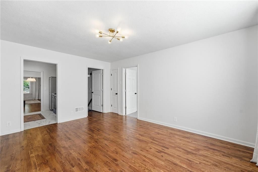 111 S Huttig Avenue — photo 22