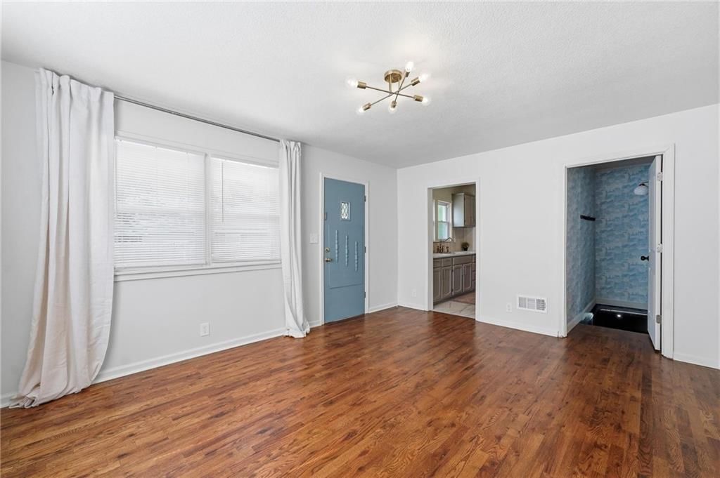 111 S Huttig Avenue — photo 23