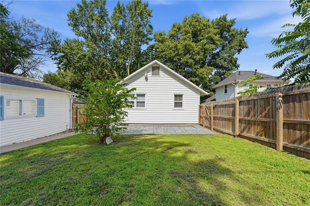 111 S Huttig Avenue — photo 29