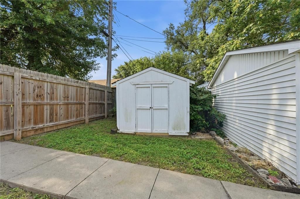 111 S Huttig Avenue — photo 31