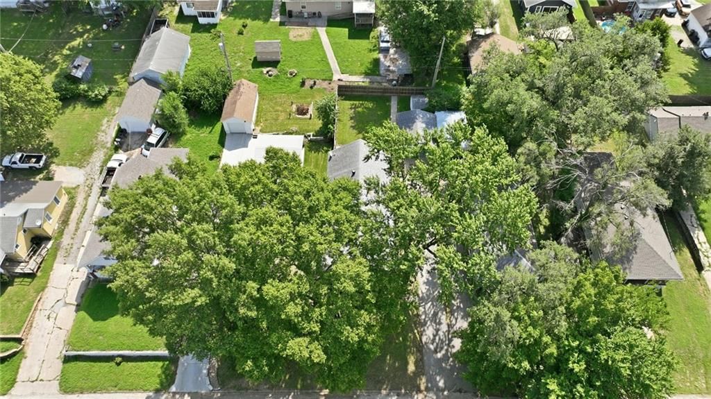 111 S Huttig Avenue — photo 35