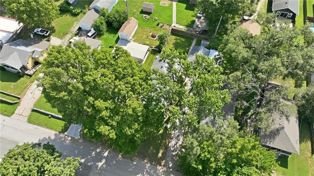 111 S Huttig Avenue — photo 36
