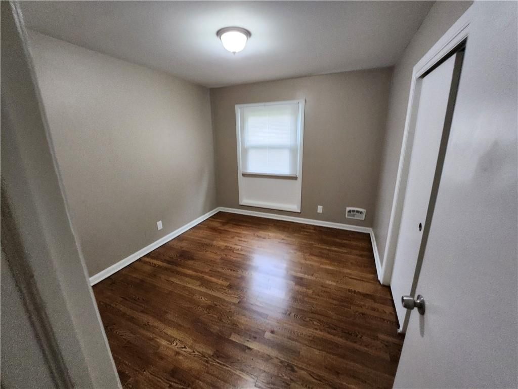 Photo 7 of 31 - 6601 E 96TH Street, Kansas City, MO 64134