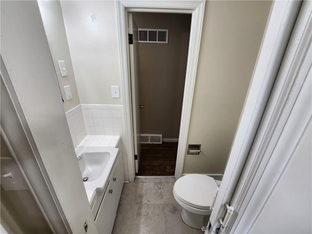 Photo 9 of 31 - 6601 E 96TH Street, Kansas City, MO 64134