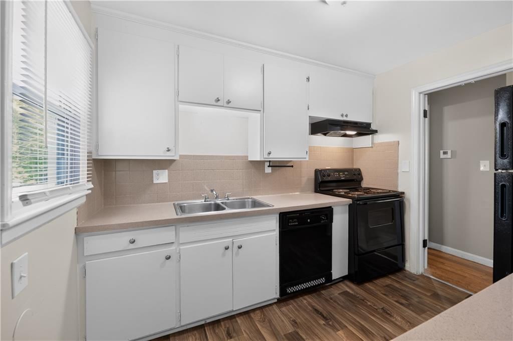 Photo 16 of 31 - 6601 E 96TH Street, Kansas City, MO 64134
