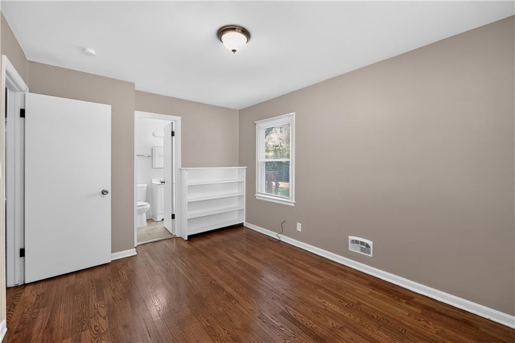 Wainscoting or board and batten at 6601 E 96TH Street, Kansas City, MO 64134