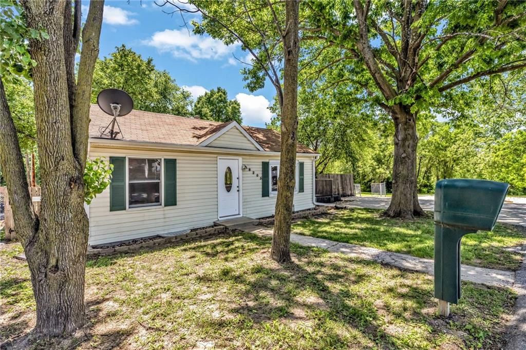 8205 Rose Street — photo 2