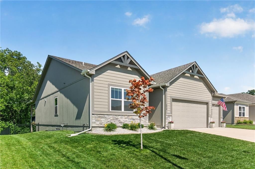 2310 NW Rymeg Drive — photo 3