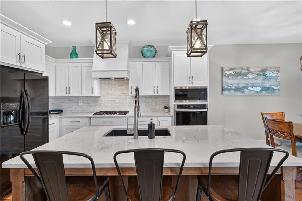 2310 NW Rymeg Drive — photo 14