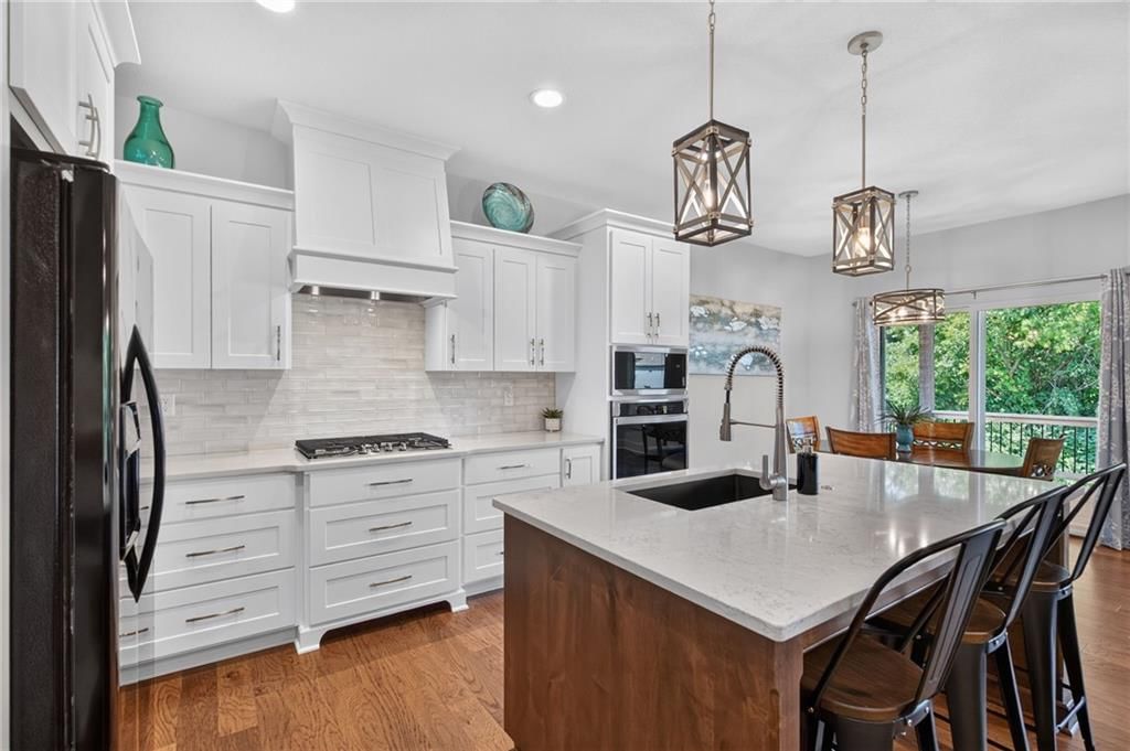 2310 NW Rymeg Drive — photo 16