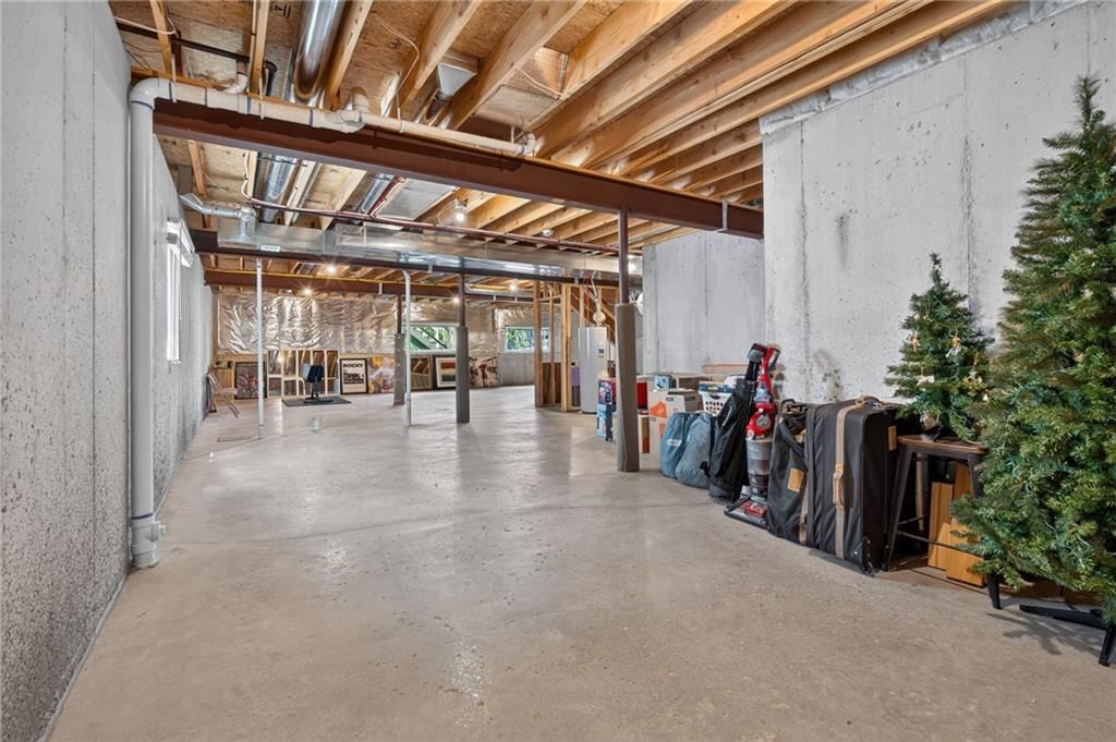 2310 NW Rymeg Drive — photo 32