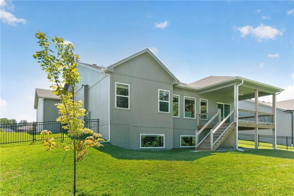 2310 NW Rymeg Drive — photo 34