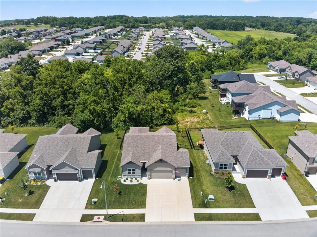 2310 NW Rymeg Drive — photo 37