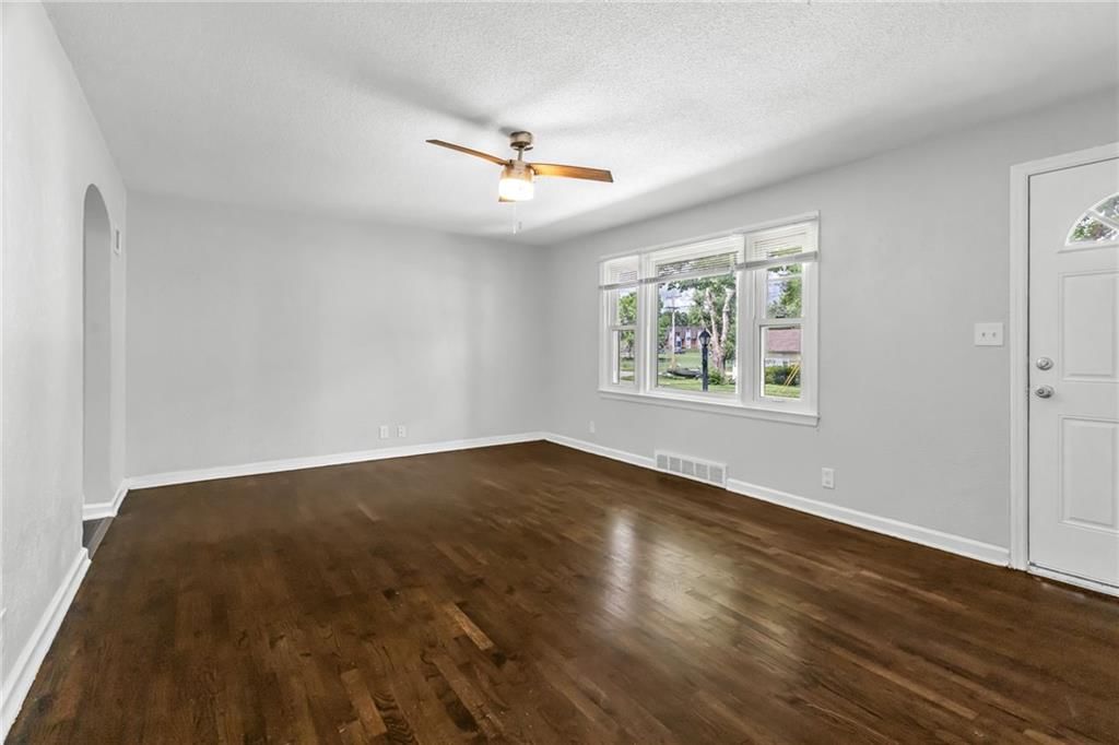 404 NE Grand Avenue — photo 6
