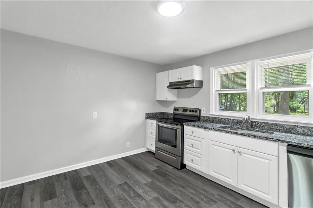 404 NE Grand Avenue — photo 8
