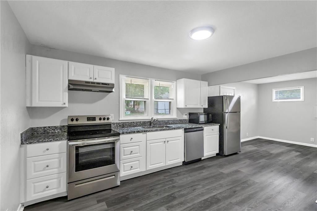 404 NE Grand Avenue — photo 9