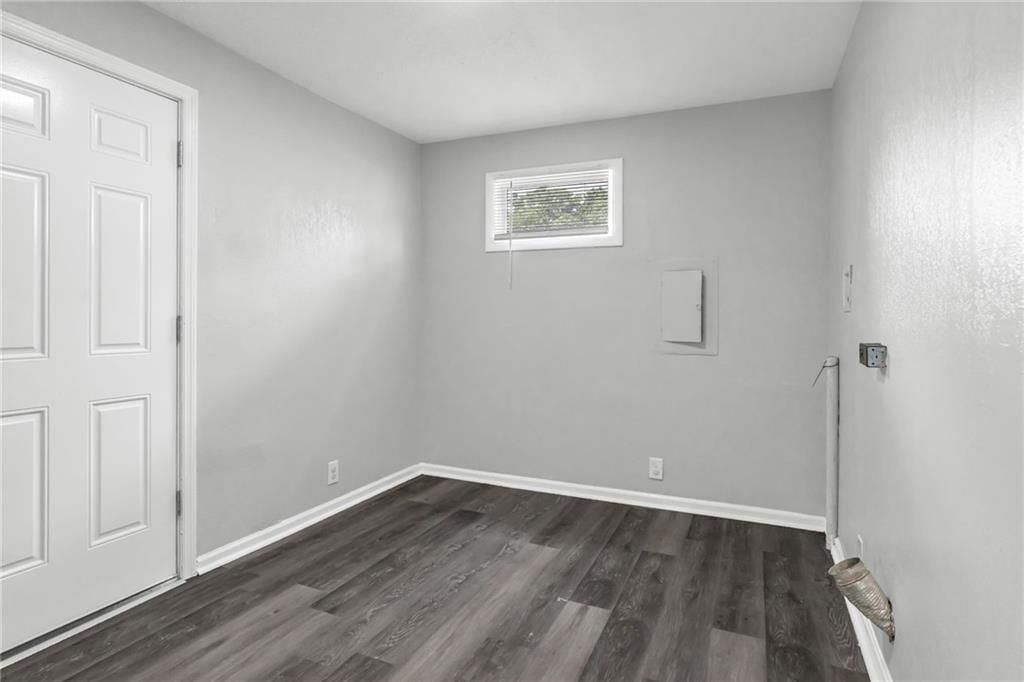 404 NE Grand Avenue — photo 11