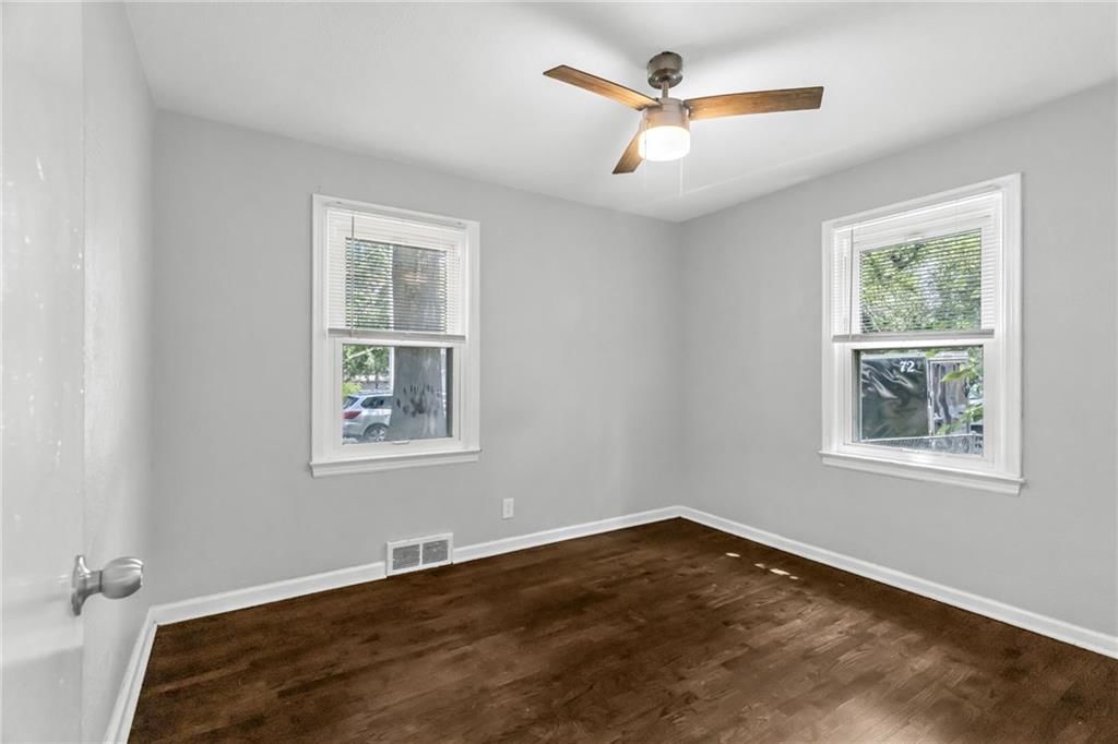 404 NE Grand Avenue — photo 18