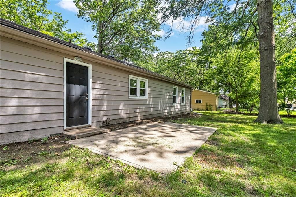 404 NE Grand Avenue — photo 21