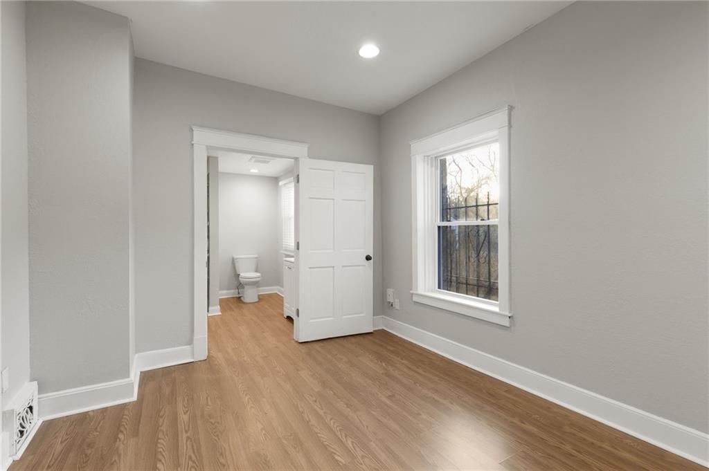 2961 Lockridge Avenue — photo 12