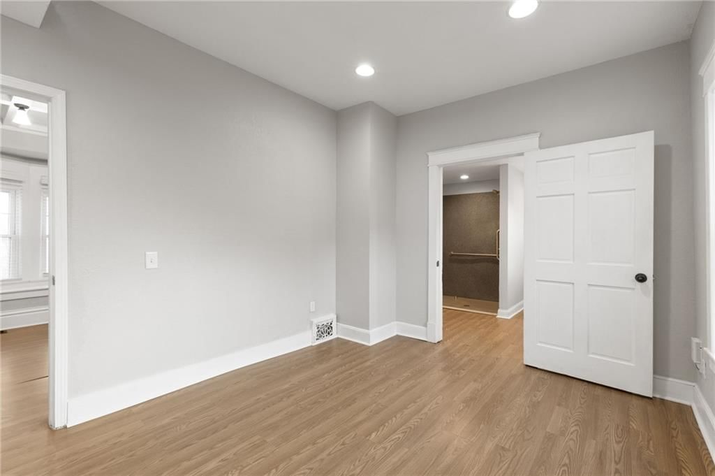 2961 Lockridge Avenue — photo 13