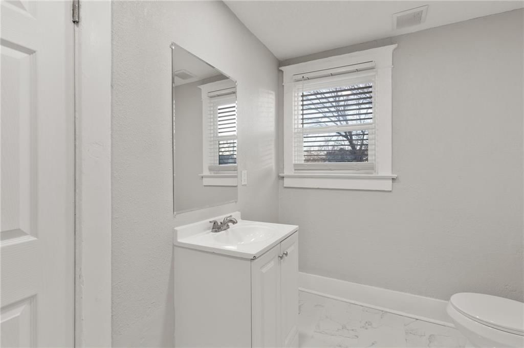 2961 Lockridge Avenue — photo 25