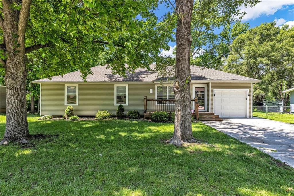 5702 N Highland Avenue — photo 1