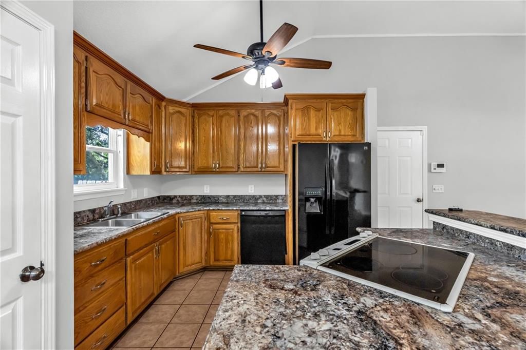 5702 N Highland Avenue — photo 8