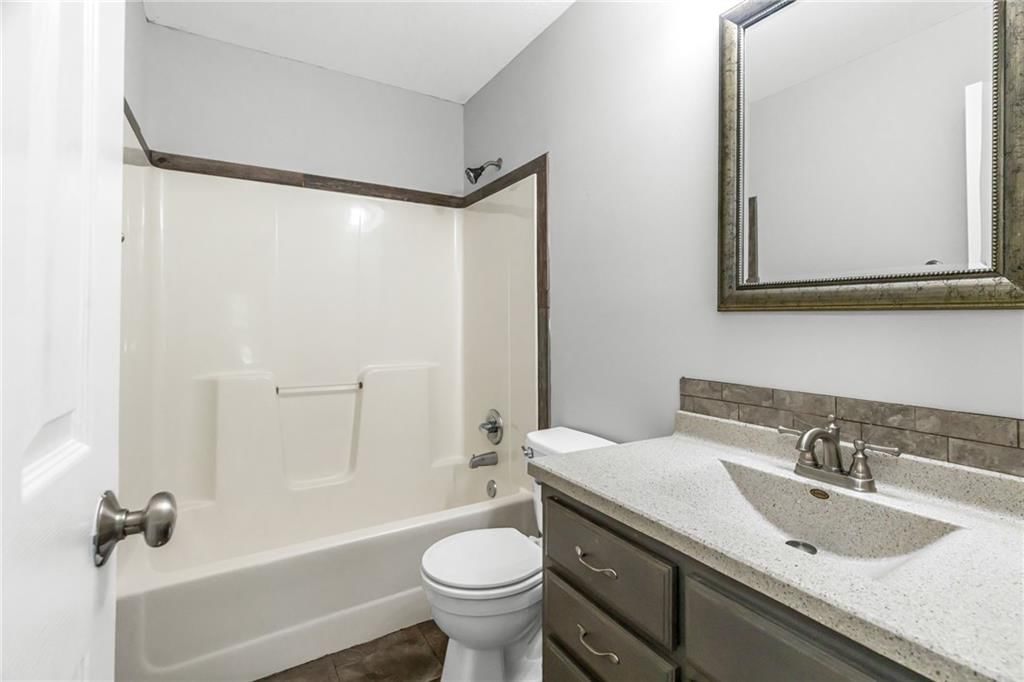 5702 N Highland Avenue — photo 13