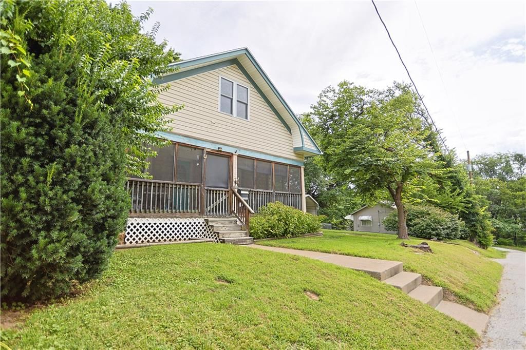 11612 Hackett Street — photo 2