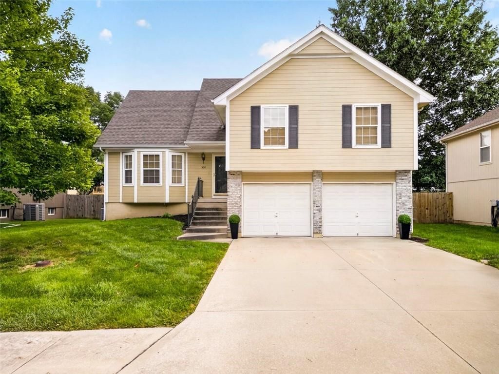 500 SE Alger Drive — photo 1