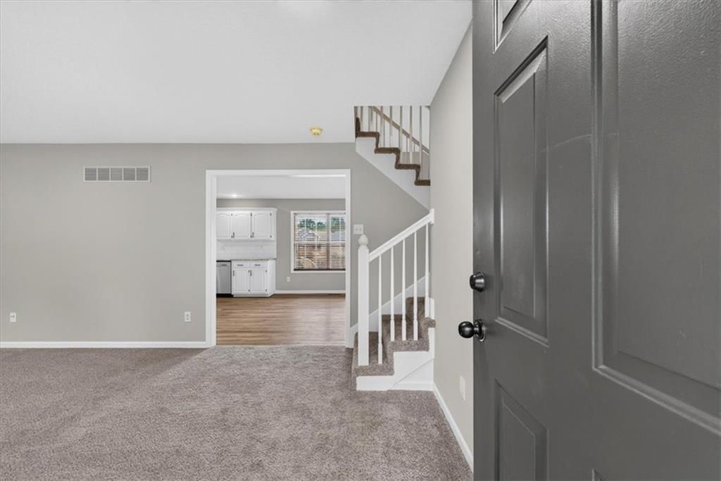 500 SE Alger Drive — photo 2