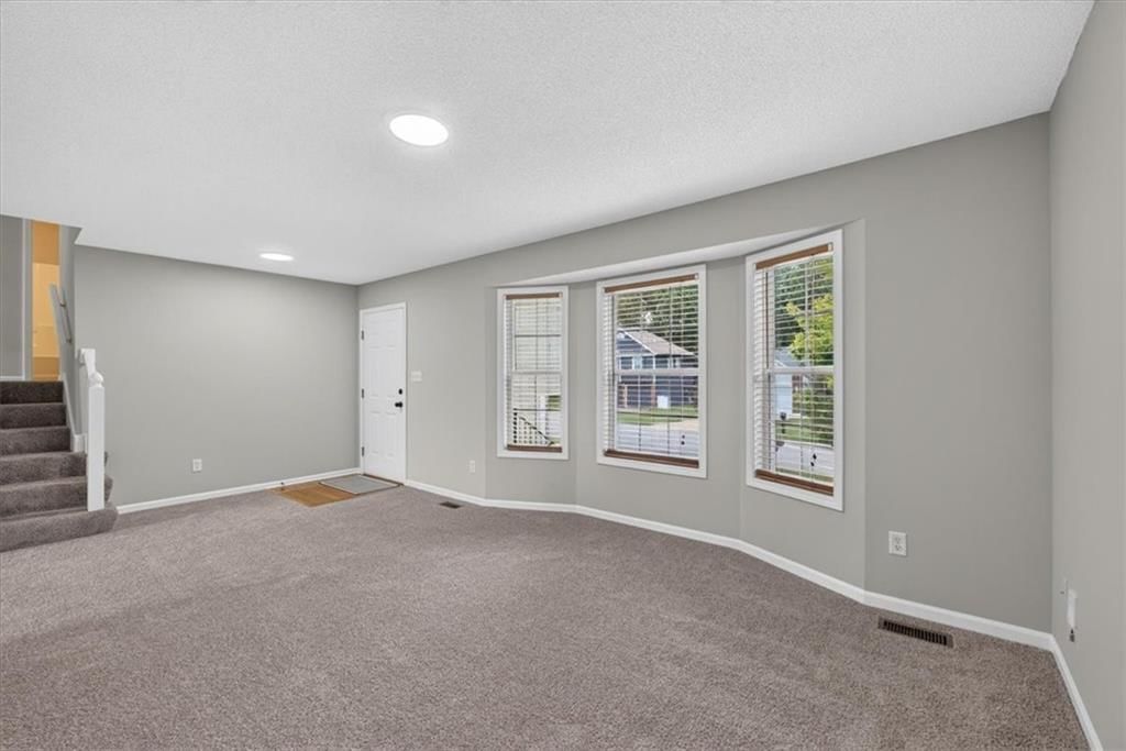 500 SE Alger Drive — photo 3