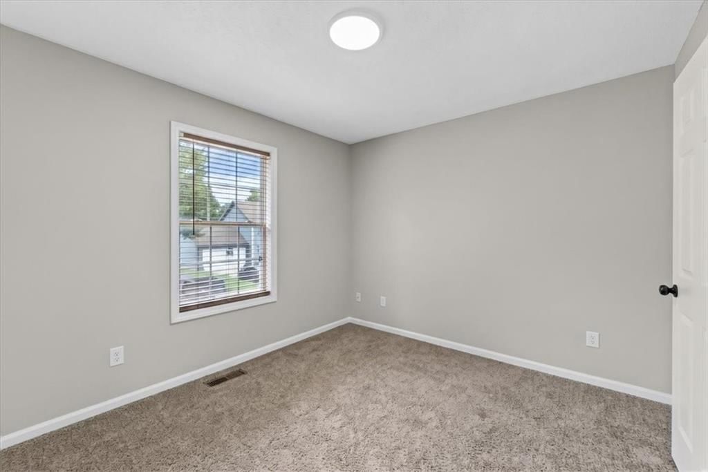500 SE Alger Drive — photo 23