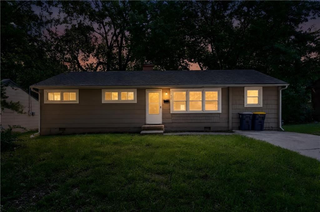 11407 Richmond Avenue — photo 3
