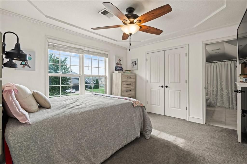 Photo 20 of 44 - 2804 SE BINGHAM Place, Lee's Summit, MO 64063