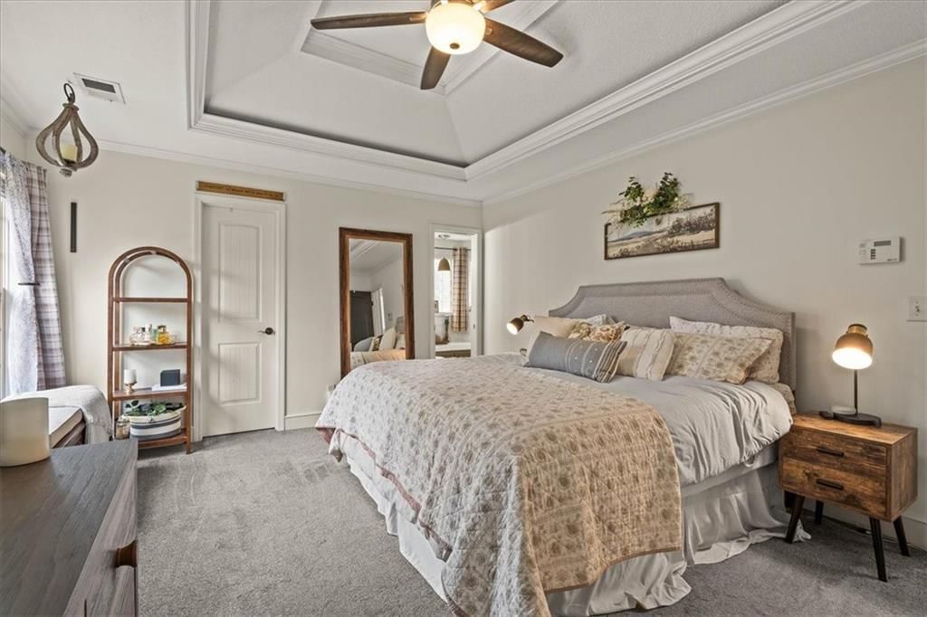 Photo 23 of 44 - 2804 SE BINGHAM Place, Lee's Summit, MO 64063