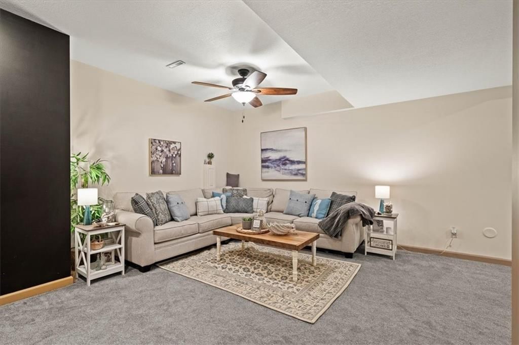 Photo 28 of 44 - 2804 SE BINGHAM Place, Lee's Summit, MO 64063