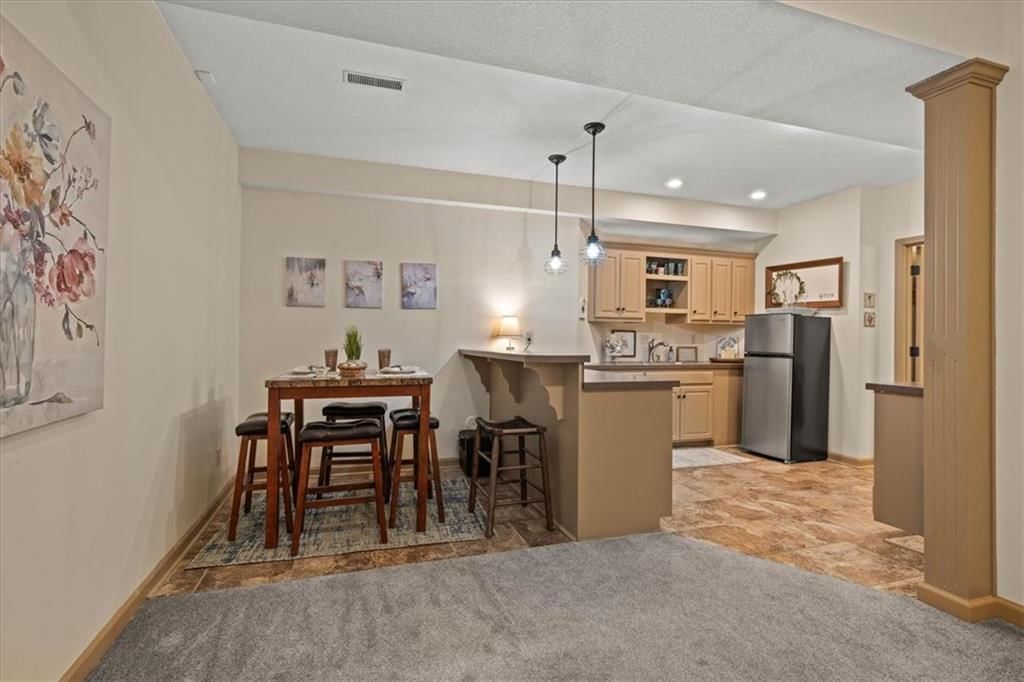 Photo 31 of 44 - 2804 SE BINGHAM Place, Lee's Summit, MO 64063