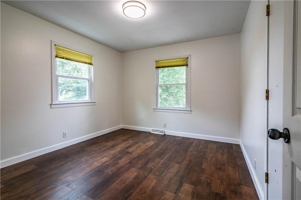 105 Hardy Street — photo 17