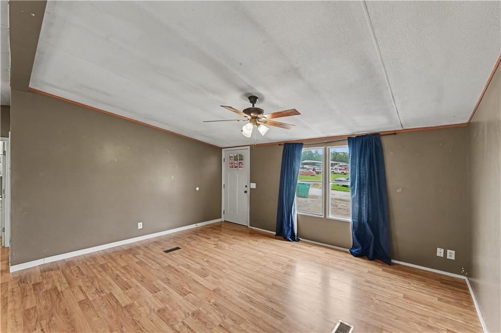 602 Ratz Street — photo 6