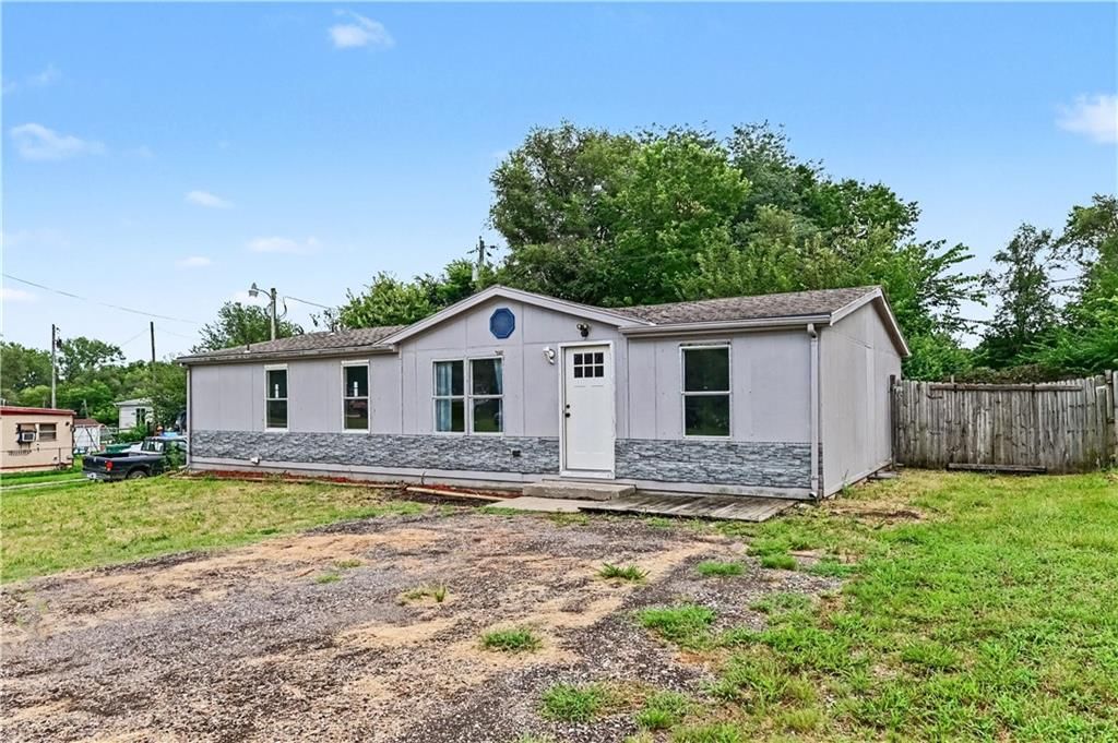 602 Ratz Street — photo 21